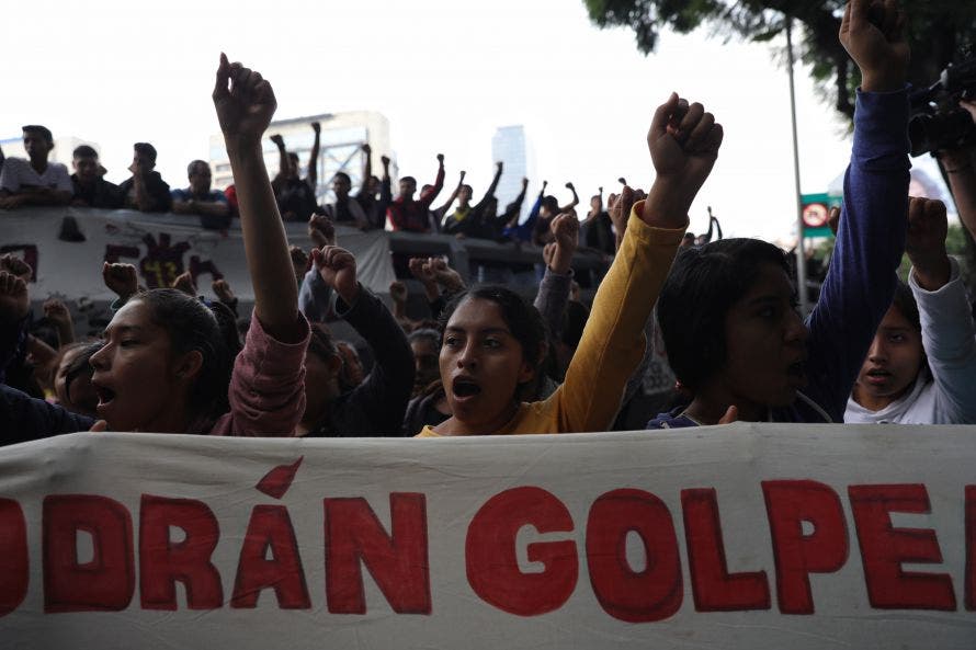 Marcha por la justicia para los 43 desaparecidos por el caso Ayotzinapa.