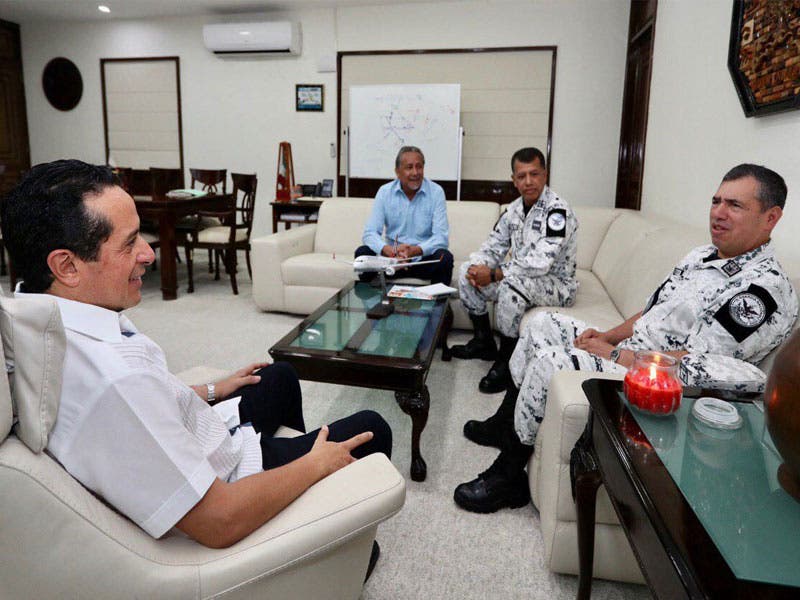 Asesinato de policía acto cobarde de criminales: Gobernador; afirma Carlos Joaquín que en Quintana Roo se mantendrá el combate al crimen organizado.