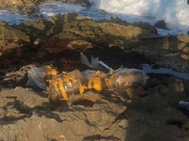 Recalan 30 kilos de marihuana en playa de la Riviera Maya; agentes aseguraron seis paquetes envueltos en plástico transparente a la altura del Sirenis.