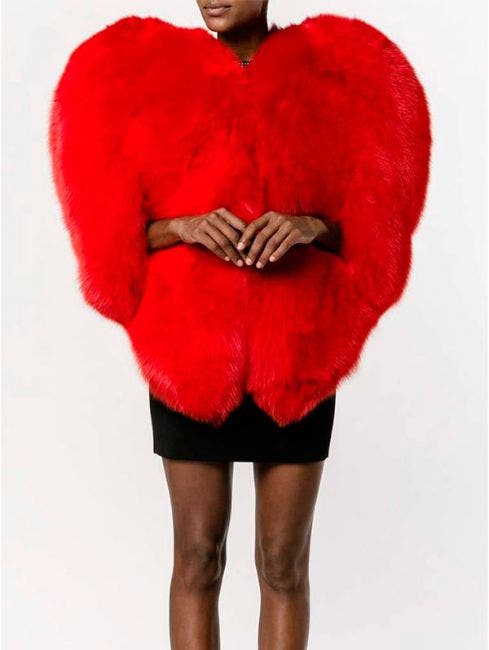 Destrozan a Thalía en Instagram por su exótico abrigo