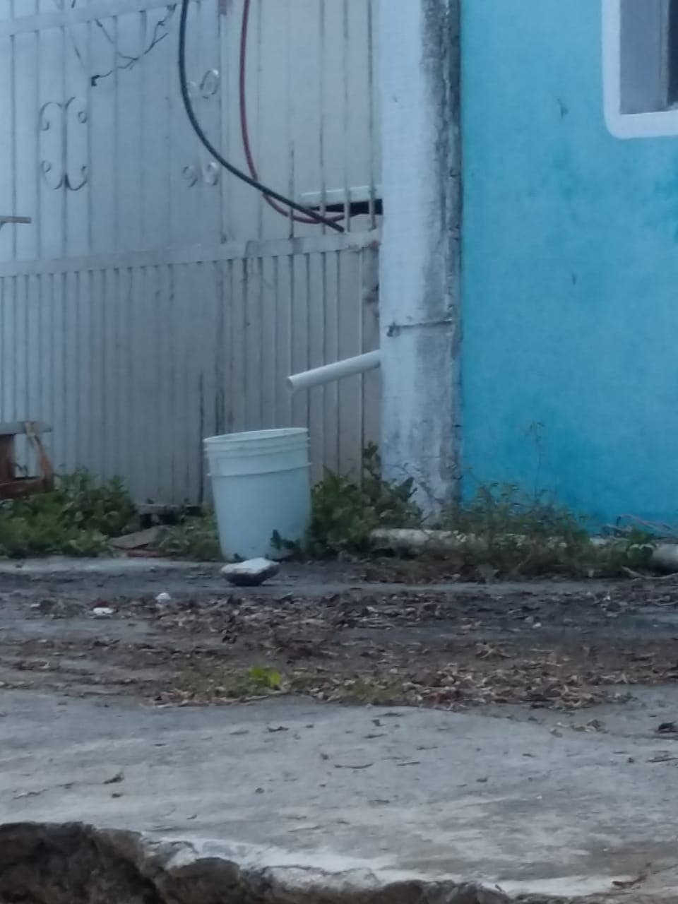 Templo contamina con aguas negras