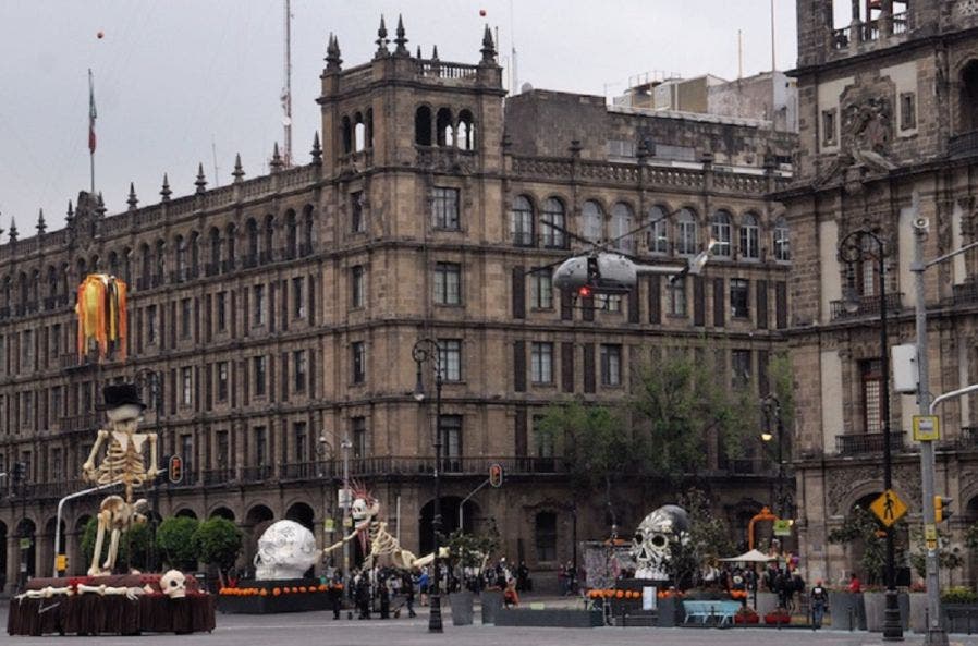 Causó revuelo entre la familia presidencial, debido a que (según ellos) son artistas o al menos pertenecen al mundo de la farándula y fueron vistos entre los extras, no se sabe si participaron.