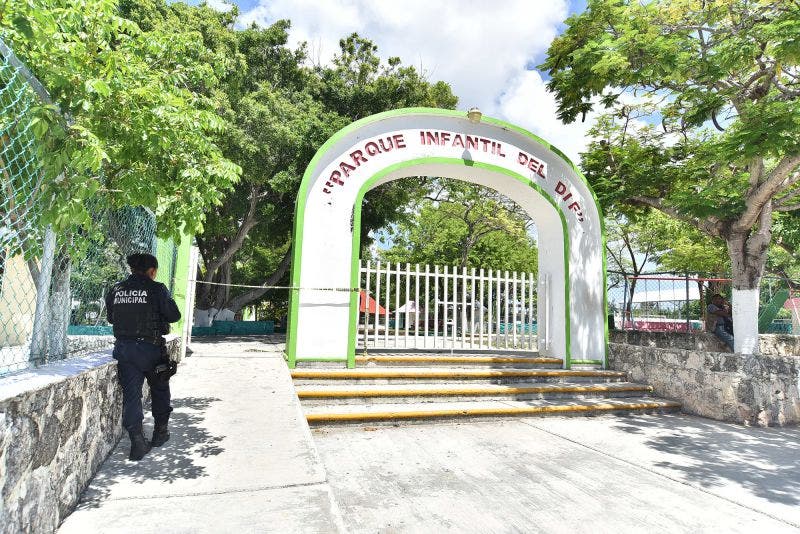 Asesinan a un hombre en el parque del DIF de Cancún
