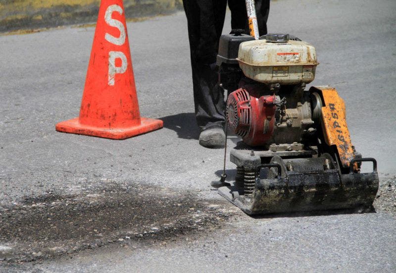 Inician labores en las principales avenidas de la cabecera municipal.