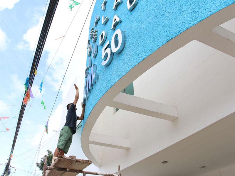 El Ayuntamiento de José María Morelos anunció el retiro del nombre del Teatro de la Ciudad