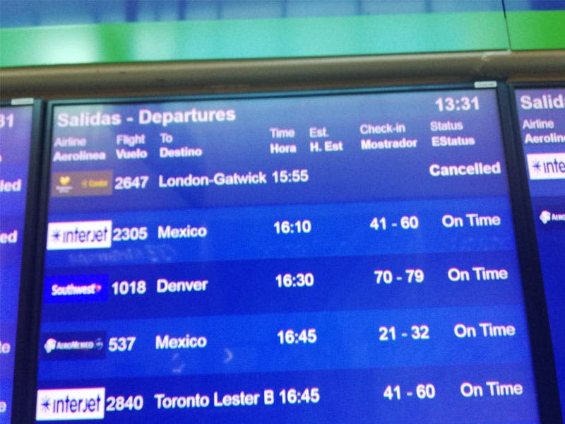 La quiebra de Thomas Cook afectó el lunes a los vuelos programados a Manchester y a Londres,