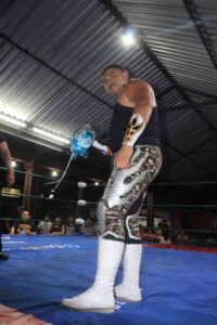 Lucha Libre: El "Caballero Galáctico" impuso su ley en Cancún