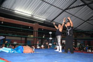 Lucha Libre: El "Caballero Galáctico" impuso su ley en Cancún