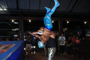 Lucha Libre: El "Caballero Galáctico" impuso su ley en Cancún