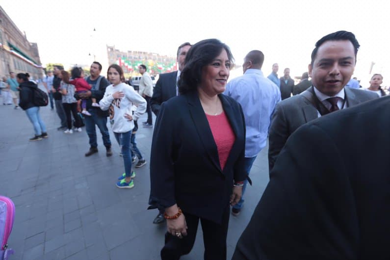 Primer Informe de Gobierno: Políticos, empresarios y gobernadores invitados