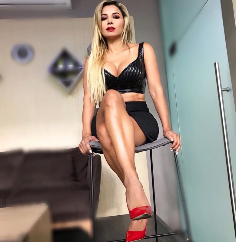 Aleida Núñez da regalo de Navidad a sus fans “empinada”