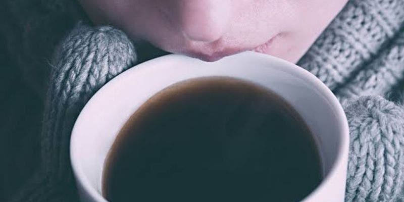 Estudio revela que las mujeres que toman mucho café corren riesgo de no quedar embarazadas