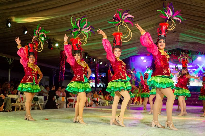 Más de 40,000 espectadores, entre locales y turistas, han disfrutado de las diversas actividades realizadas en el marco del Carnaval Cozumel 2020 ¡Herencia de nuestra gente!, que en esta edición cumple 146 años