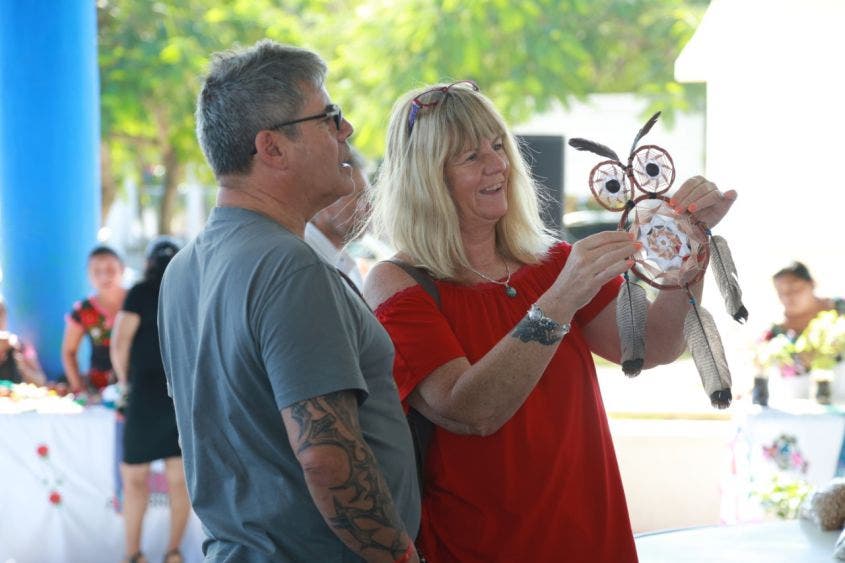 En la administración del alcalde Víctor Mas Tah, se apoya fuertemente a los comerciantes locales para que comercialicen sus productos al turismo