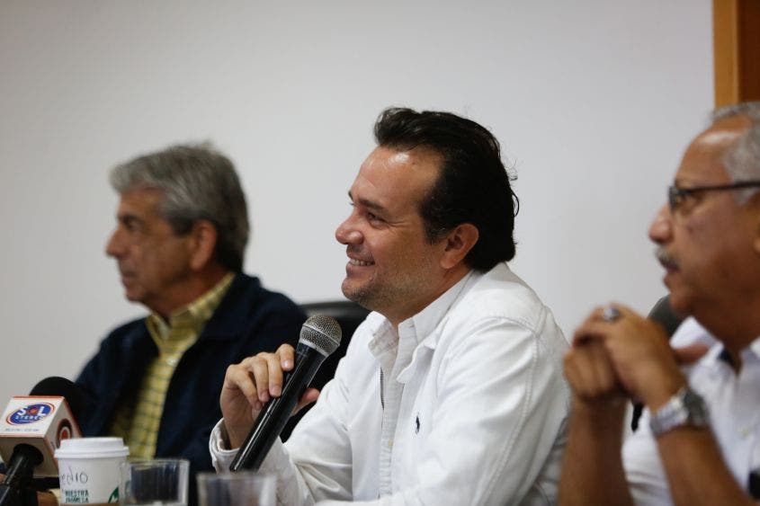 El Presidente Municipal, Pedro Joaquín Delbouis, destaca que la isla está preparada para atender cualquier situación sanitaria a futuro y que el reto es acelerar los procesos, que en el caso del MSC Meraviglia duraron más o menos 14 horas