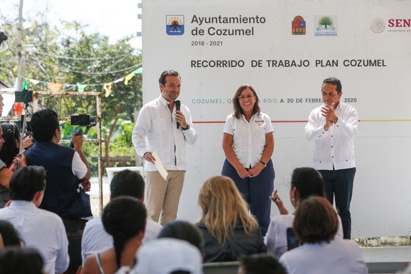 Refrenda Pedro Joaquín Delbouis su compromiso con los habitantes de la isla para mejorar la infraestructura del destino y con ello brindar mayor seguridad a la población