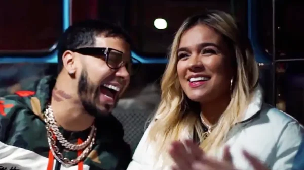 Disfrutan Karol G y Anuel AA cuarentena por coronavirus