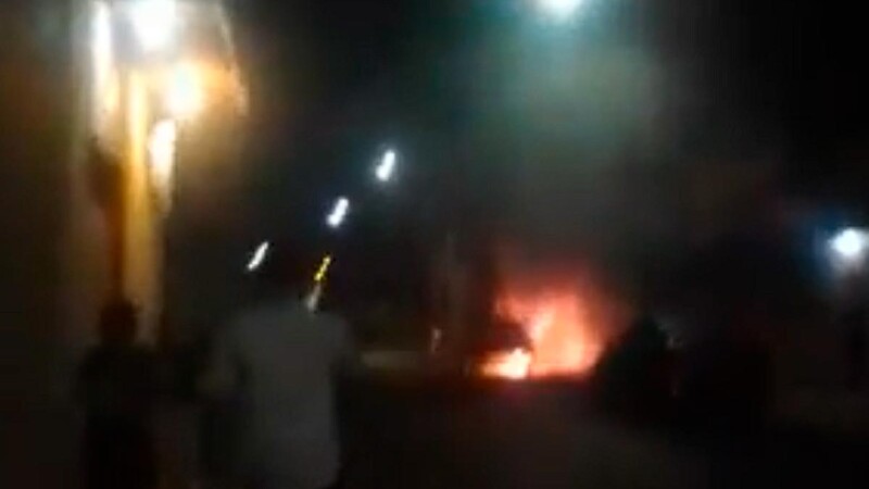 Video: Incendian vehículo en la colonia 10 de Abril de Cozumel