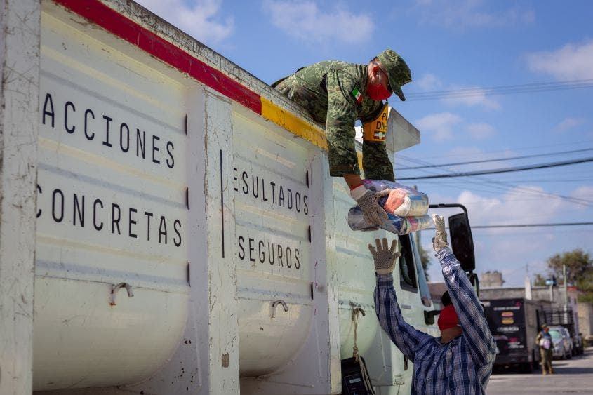 El estado y país en general, atraviesan la etapa más crítica de la pandemia de Covid-19, advierte el Presidente Municipal, por lo que hizo un llamado a la población a quedarse en casa