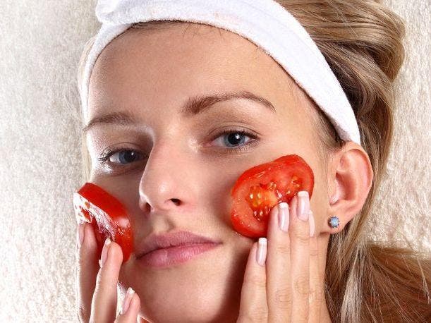 Usos del jitomate en el rostro que seguro no conocías