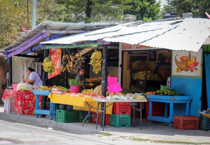 Los negocios relacionados con comestibles podrán permanecer abiertos en horario de 7:00 a 19:00 horas, del 13 al 30 de abril, señala la alcaldesa