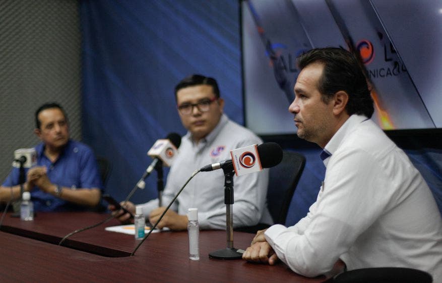 El Presidente Municipal informa que este día fueron beneficiados habitantes de las colonias de nueva creación como El Encanto y Caribe, así como los asentamientos irregulares Las Fincas y Ranchitos