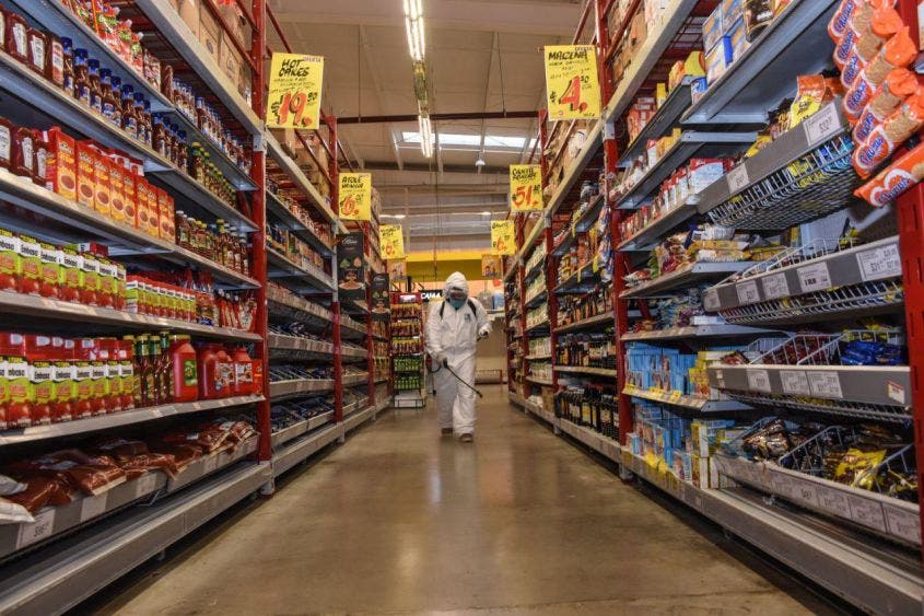 Brigadas de trabajadores municipales acuden a los establecimientos como parte de las medidas para hacer frente a la pandemia por Covid-19, señala la alcaldesa