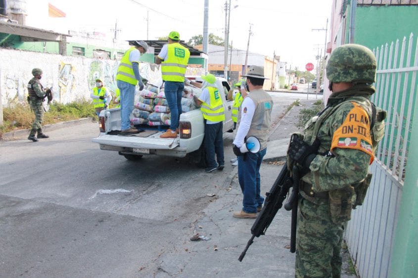 El gobernador de Quintana Roo agradeció el apoyo que las fuerzas armadas proporcionan en el proceso de entrega