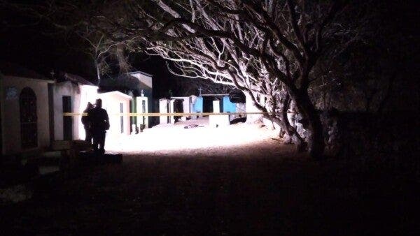 Encuentran a joven ahorcado en cementerio de Umán.