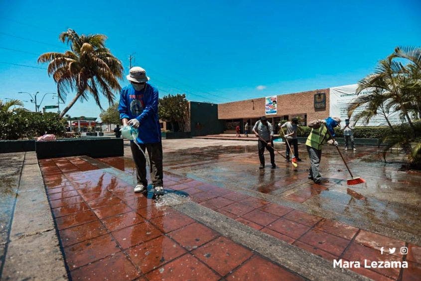 “Debemos hacer un esfuerzo para cuidarnos los unos con los otros, los que puedan estar en casa, que estén en casa, los que deban salir, tomen las medidas de higiene y utilicen estas herramientas que hemos colocado”, Mara Lezama, Presidente Municipal de Benito Juárez