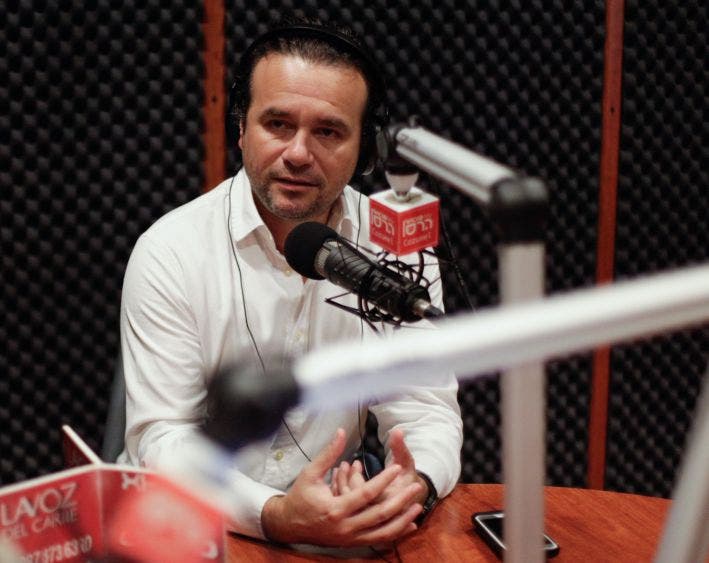 Mi prioridad como Presidente Municipal de Cozumel es salvar vidas, por eso, conforme a las acciones implementadas por el Gobernador Carlos Joaquín González, de llegarse a requerir, aplicaremos sanciones apegadas a la legalidad, para que la gente se mantenga en casa, advierte Pedro Joaquín Delbouis