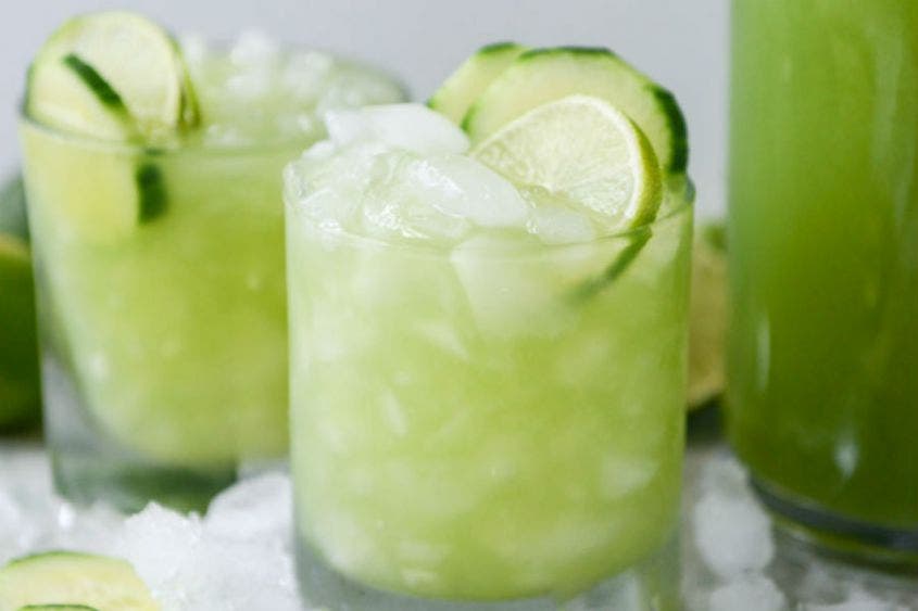 Refréscate en domingo con este jugo de pepino con limón