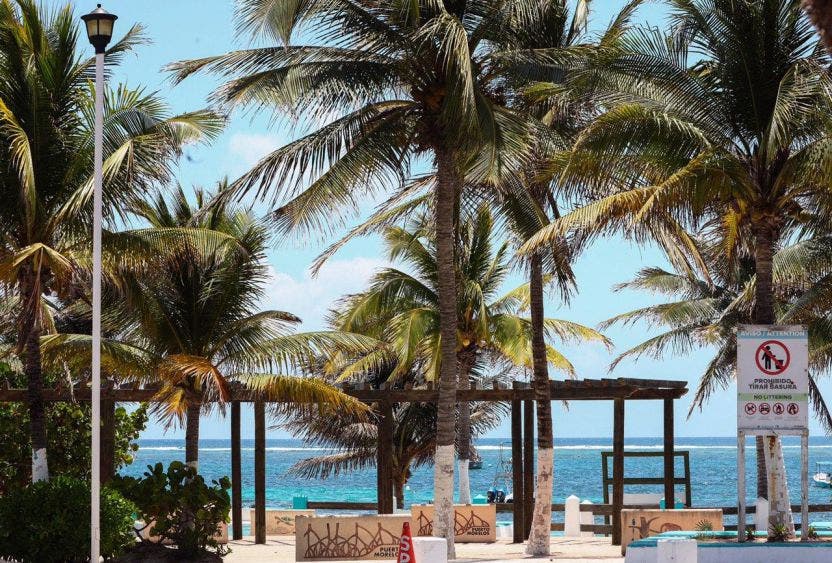 La alcaldesa de Puerto Morelos trabaja con hoteleros y prestadores de servicios turísticos para el relanzamiento del destino, luego de que se supere la emergencia sanitaria