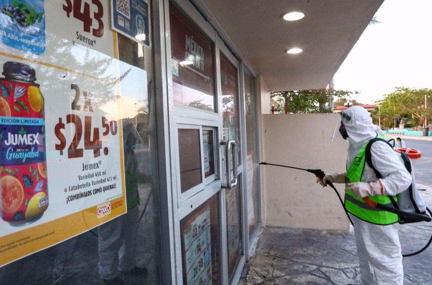 Atiende el gobierno de la alcaldesa de Puerto Morelos más de 250 negocios esenciales e instalaciones de salud durante las jornadas de sanitización