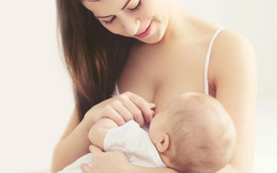 Estudio revela proteína contra COVID-19 extraída de la leche materna