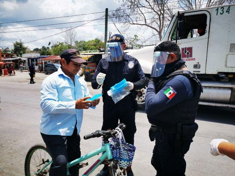 “Estamos en la fase más crítica de la pandemia por el crecimiento exponencial de contagios y número de decesos”, reitera