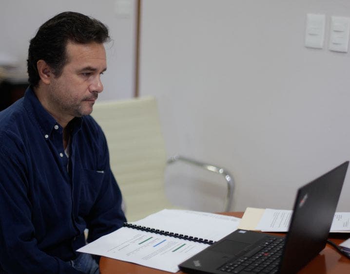 Aprueba el Presidente Municipal, junto con integrantes del Cabildo, una iniciativa para que tanto ciudadanos como visitantes cumplan los protocolos de seguridad sanitaria, con el firme objetivo de cuidar y proteger la salud de las personas