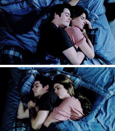 Dormir de cucharita: Un acto de amor y pasión