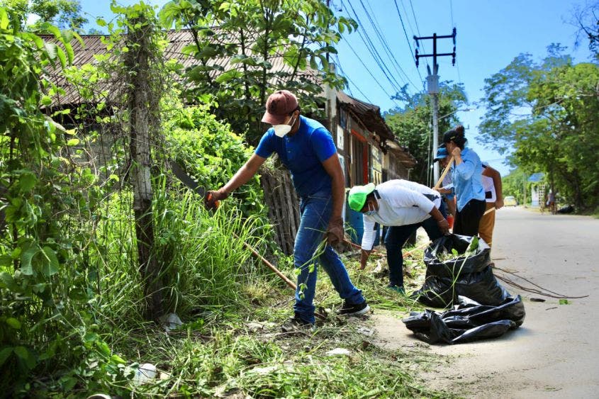Se benefician 300 familias