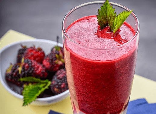 Acaba con los dolores de la artritis con este jugo de moras
