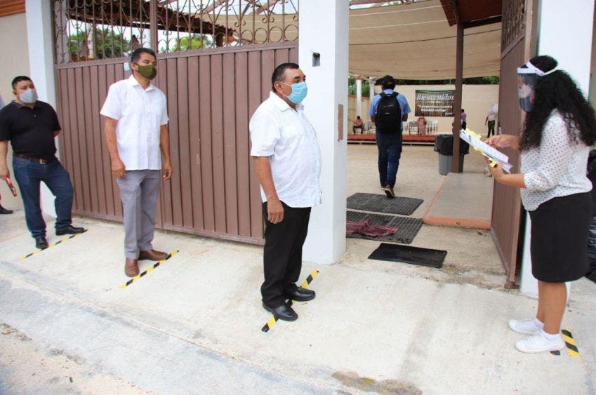 Presentan protocolo de seguridad sanitaria para reapertura de templos en Puerto Morelos, cuyo objetivo es estructurar las medidas de prevención y protección