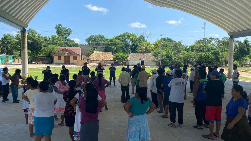 Monitorean escurrimientos en Naranjal Poniente para revenir otra inundación; temerosos habitantes ante el aumento del nivel del agua.