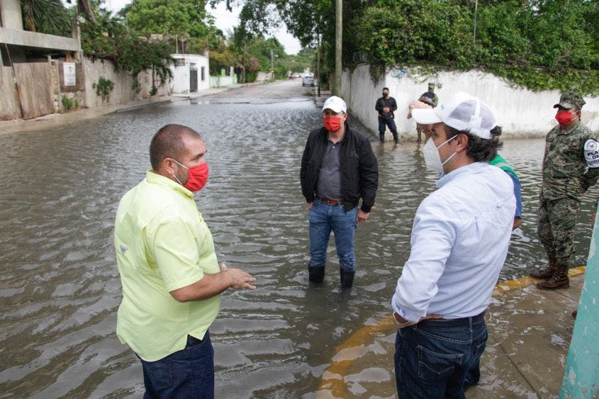 Es importante mantener nuestras calles limpias y no tirar basura en el alcantarillado, para evitar los encharcamientos, así como ubicar los refugios anticiclónicos ante cualquier eventualidad, destaca Pedro Joaquín Delbouis