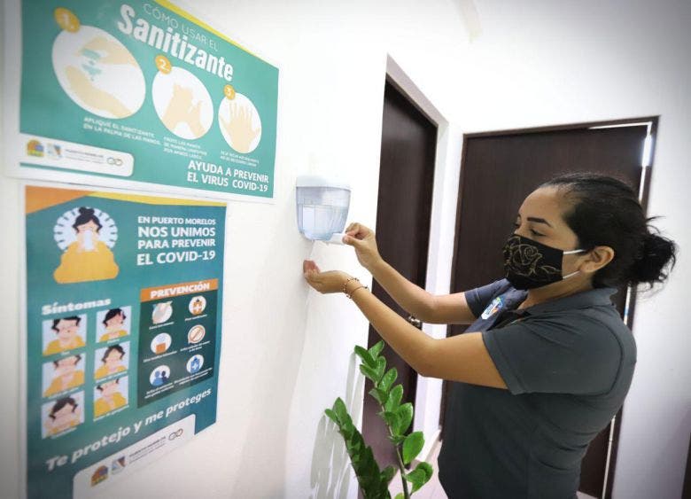 “En Puerto Morelos no bajaremos la guardia para hacer frente a la enfermedad, en un trabajo en equipo entre los tres órdenes de gobierno, iniciativa privada y sociedad en general”, señala la alcaldesa