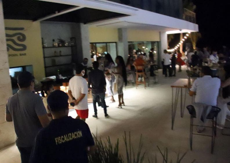 Se organizó una fiesta que concentró a un numeroso grupo de personas, sin respetar las medidas de sana distancia y el uso obligatorio de cubrebocas