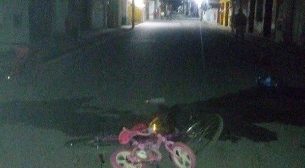 Objetos que tiró el sujeto detenido desde el segundo piso de la casa de sus padres