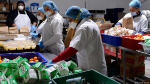 OMS minimiza peligro de contraer Covid-19 por paquetes de comida.