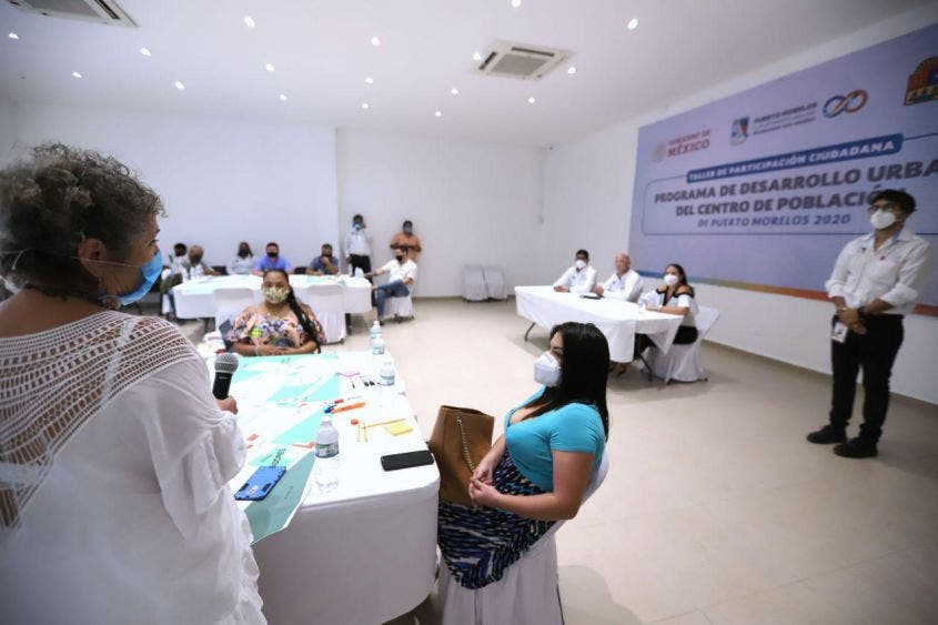 Ciudadania Laura Fernández el desarrollo de Puerto Morelos, al organizar el el primer Taller de Participación Ciudadana para este fin
