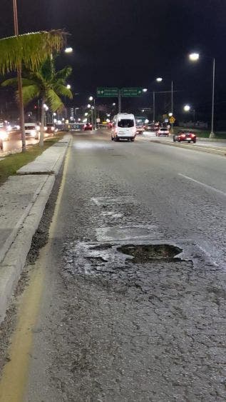 Buscan recursos federales para reparar el Bulevar Colosio; se requieren entre 500 y 800 mdp para poner fin al problema de los baches.