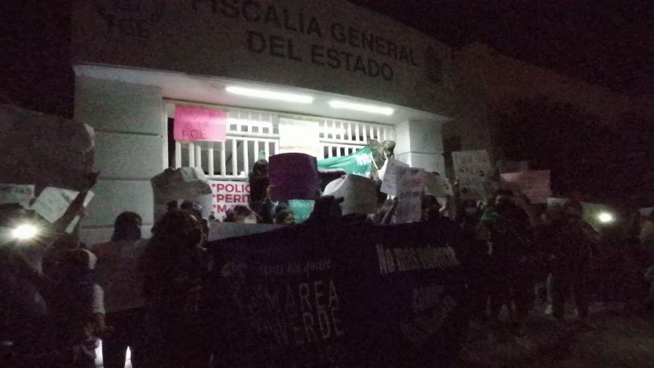 Marchan feministas para exigir justicia por el feminicidio de J.S.G. en Chetumal